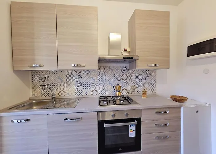 Marilyn Pallanza Parking Free Apartment *